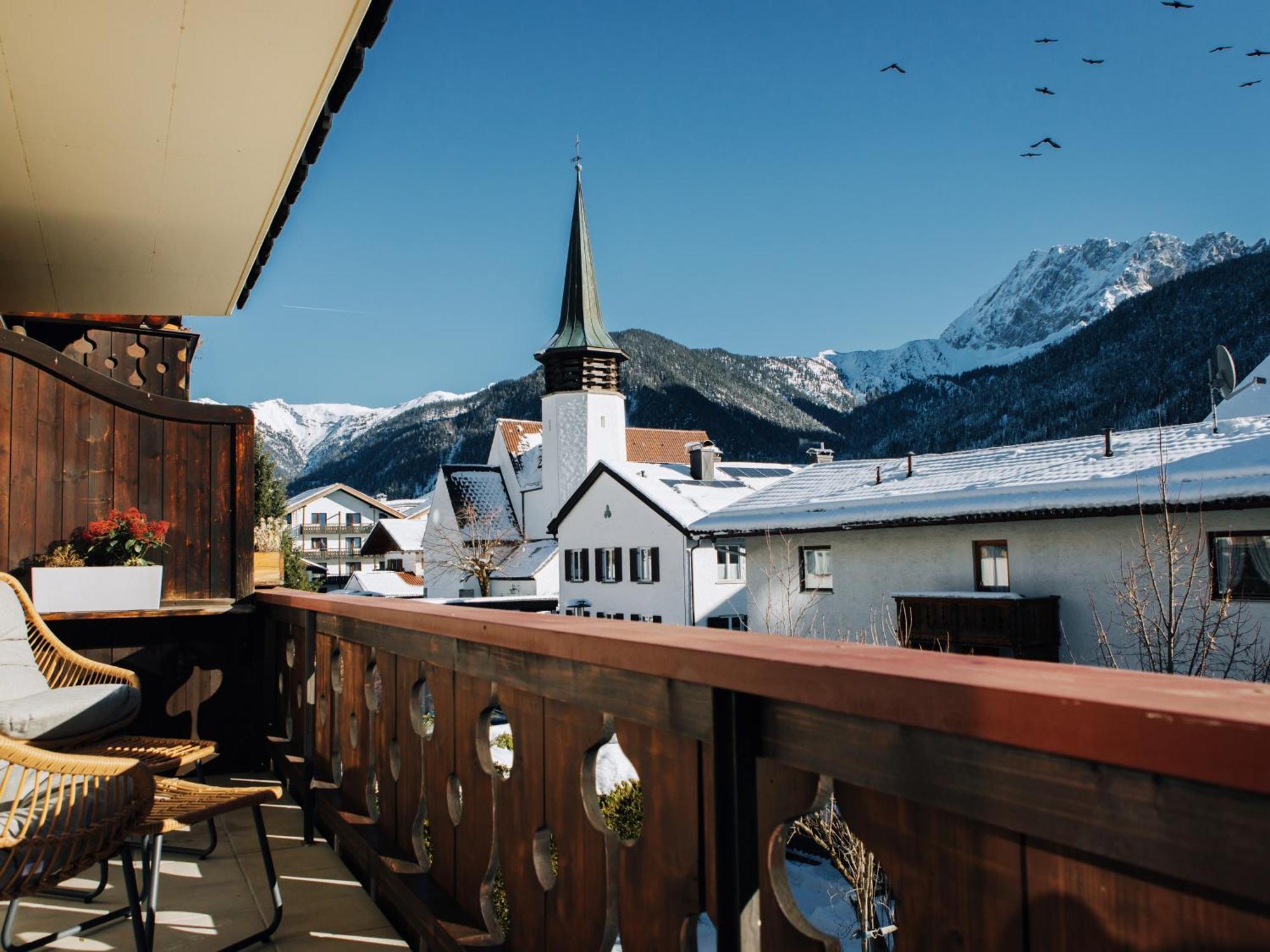 Die Karwendelsuite - 5 Sterne Fewo Mit Bestem Bergblick, Zentrumsnah & Ruhig Gelegen, Familienfreundlich Mittenwald Exterior photo