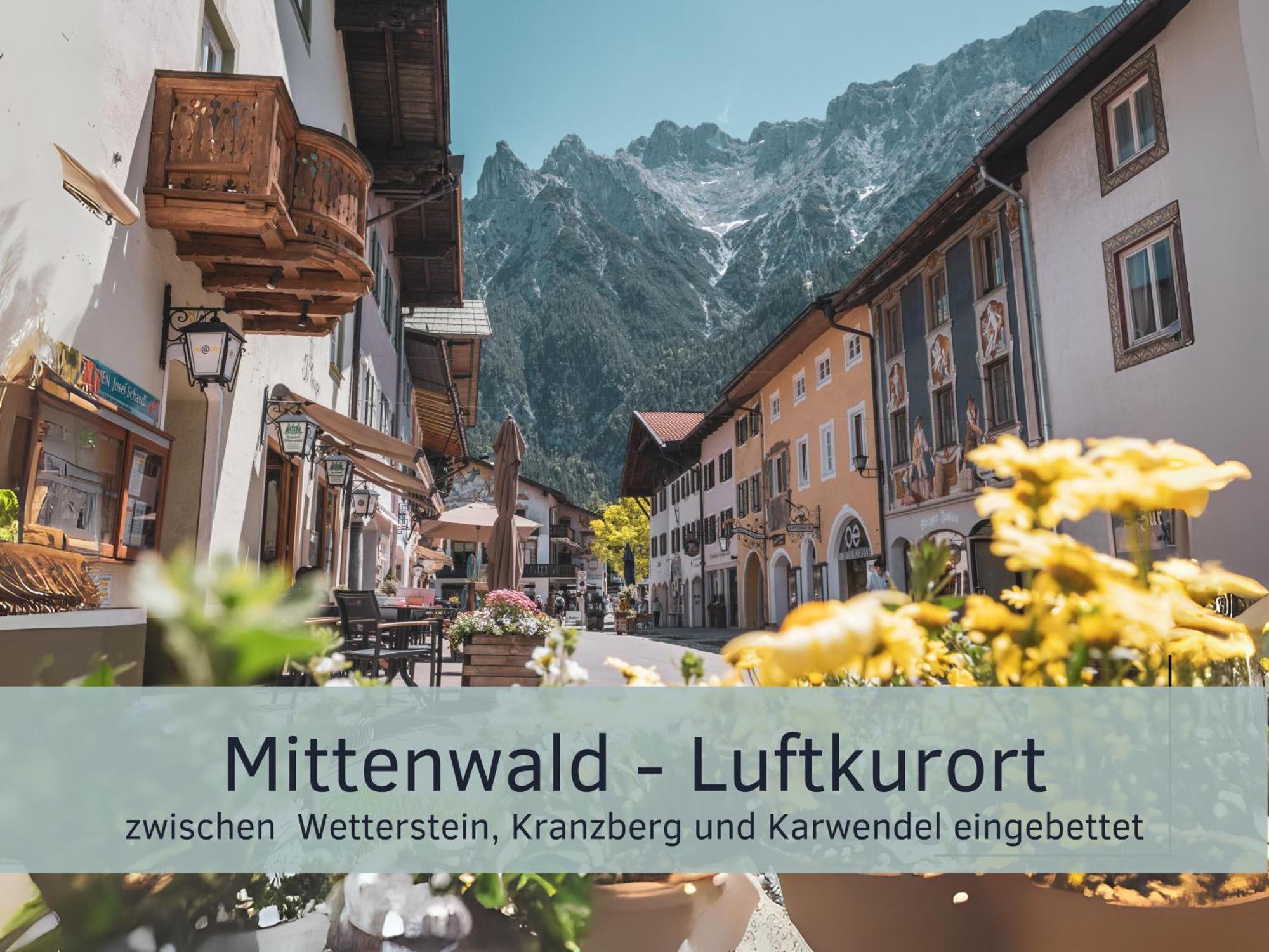Die Karwendelsuite - 5 Sterne Fewo Mit Bestem Bergblick, Zentrumsnah & Ruhig Gelegen, Familienfreundlich Mittenwald Exterior photo