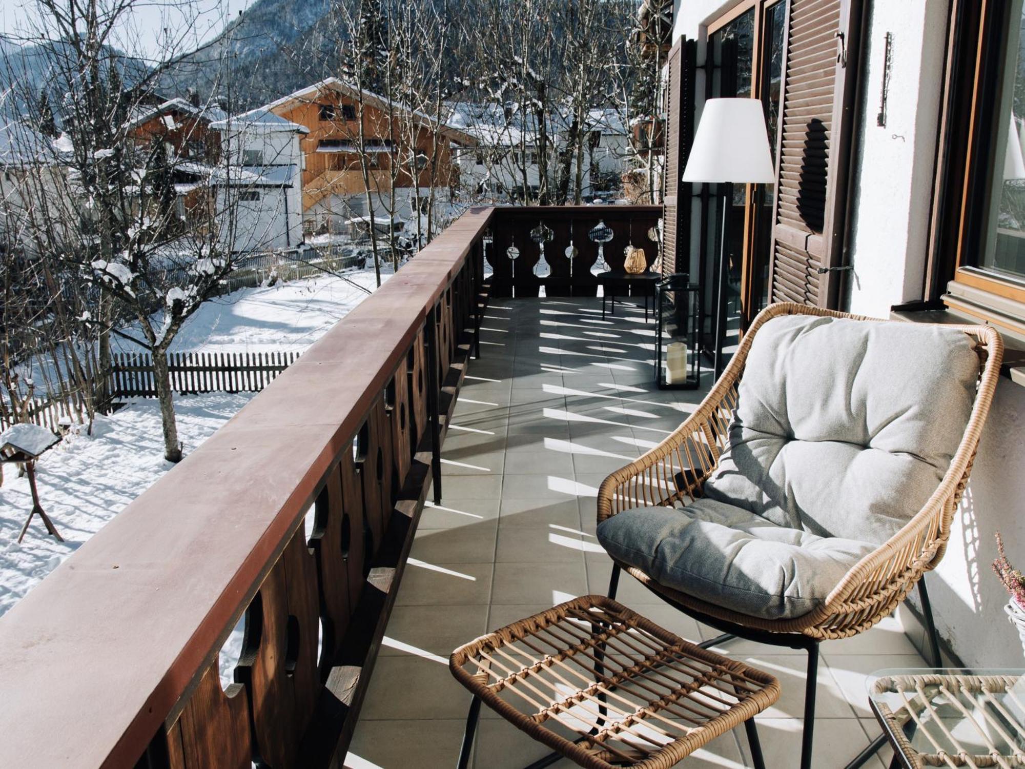 Die Karwendelsuite - 5 Sterne Fewo Mit Bestem Bergblick, Zentrumsnah & Ruhig Gelegen, Familienfreundlich Mittenwald Exterior photo